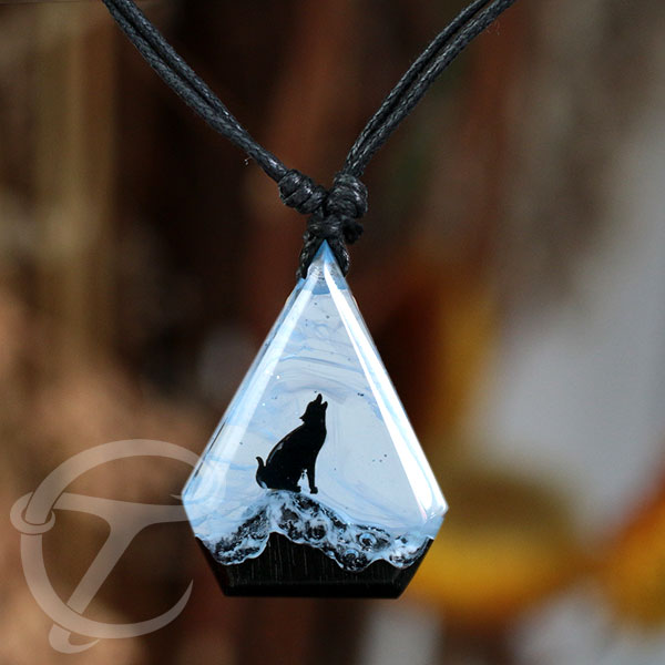 epoxy wood necklace,resin jewelry artisans,wood and epoxy jewelry,epoxy wood pendant,resin wood jewelry,wholesale jewelry