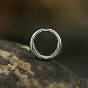 Steel Piercing Hinged Segment Rings XH 141X