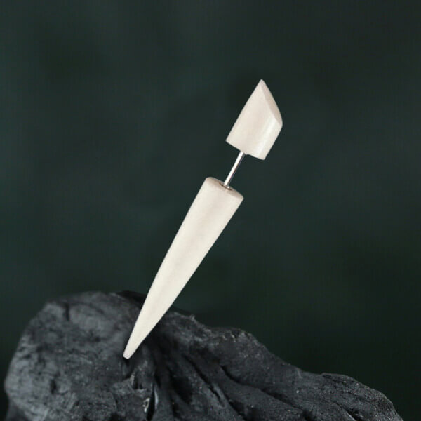 fake piercing , expander