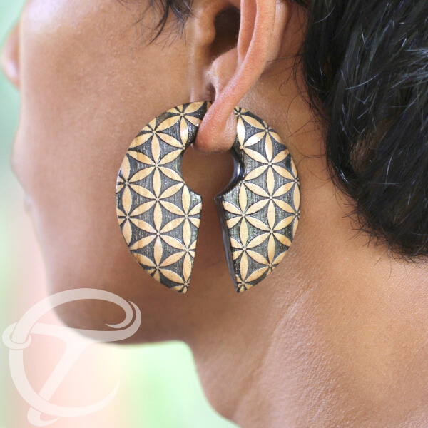 wood,earweight,body,jewelry