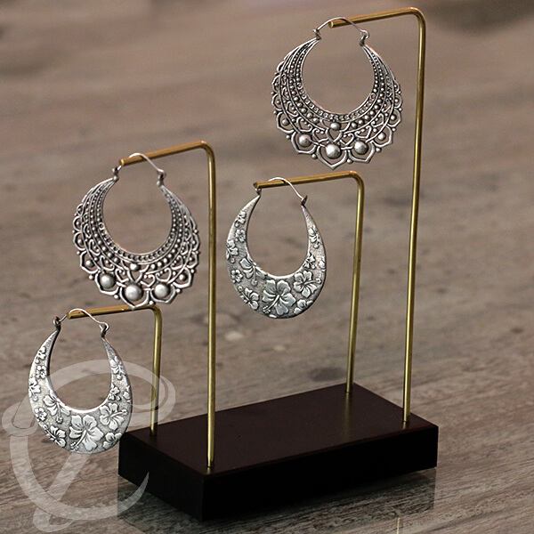 jewelry display stand,jewelry,brass earrings,piercing hangers,bracelets