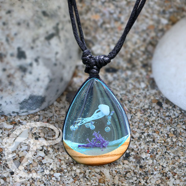 Epoxy pendant,resin necklace,Epoxy jewelry wholesale